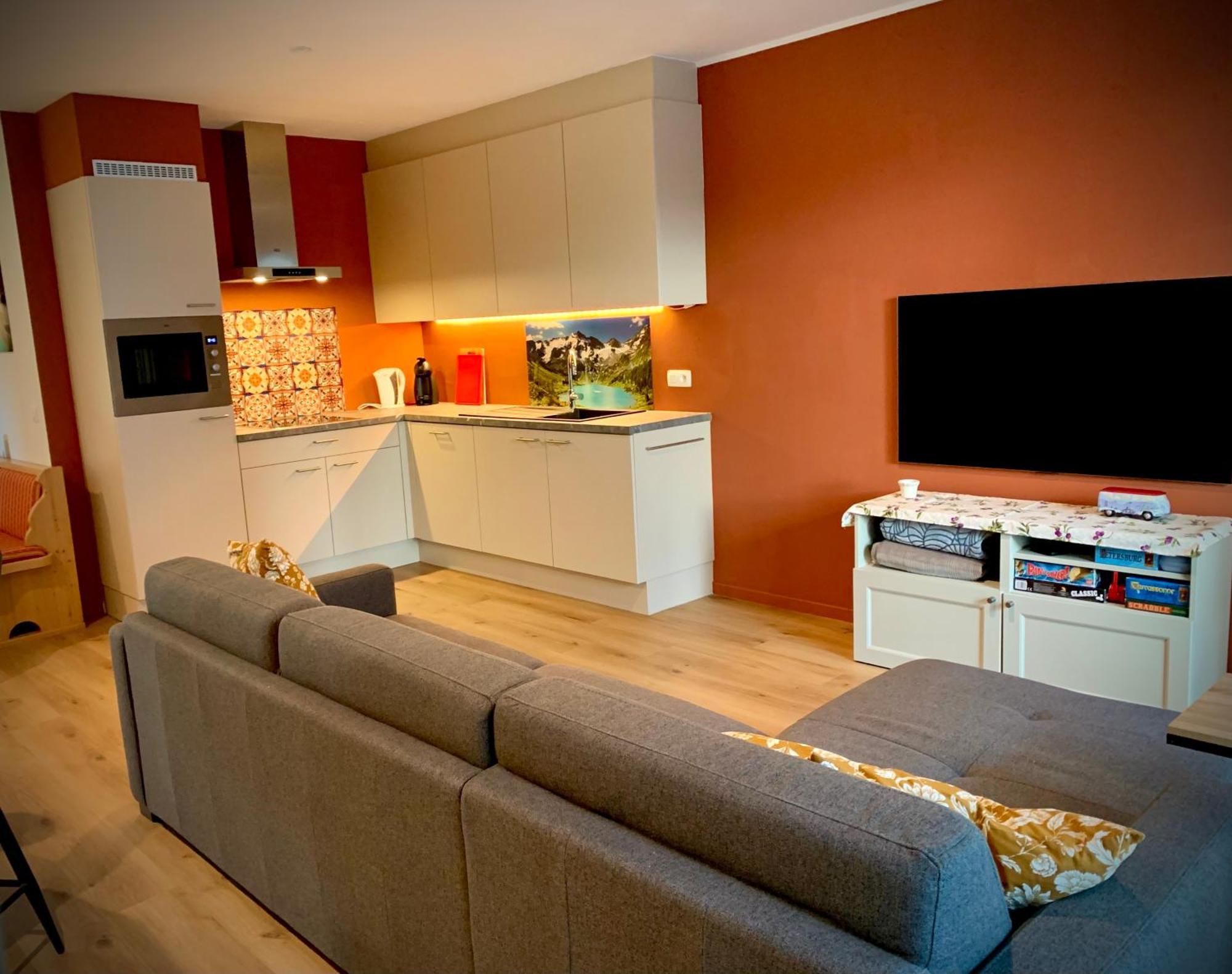 Olivia Apartment *